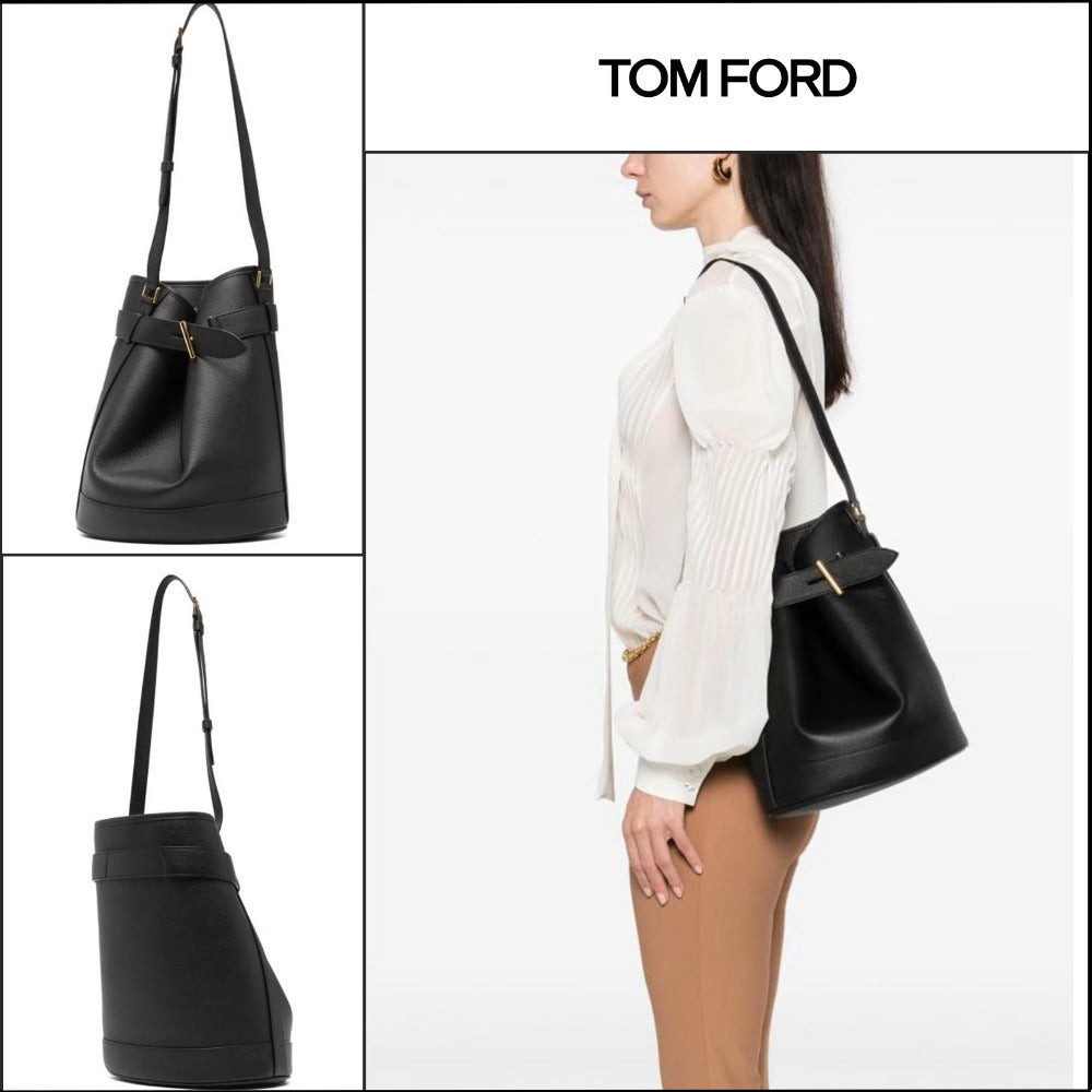 【TOM FORD】GRAIN LEATHER BUCKET BAG BLACK