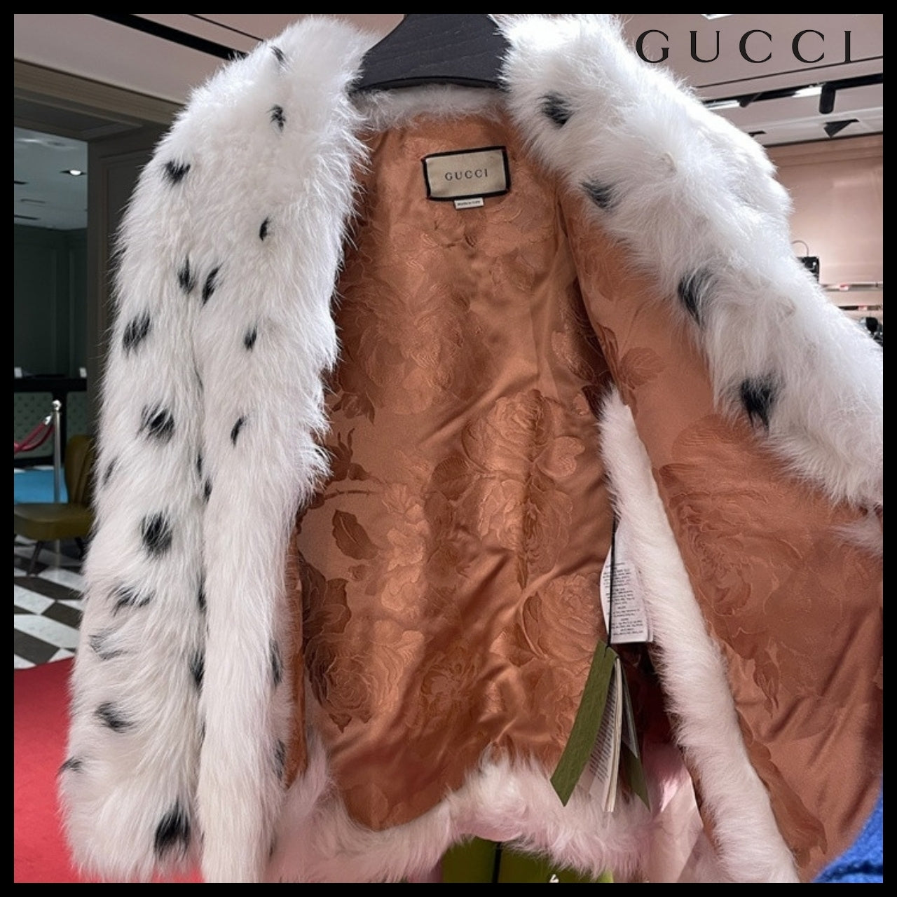 【GUCCI】Dot Lamb Shearling Fur Cape Jacket Cream Black