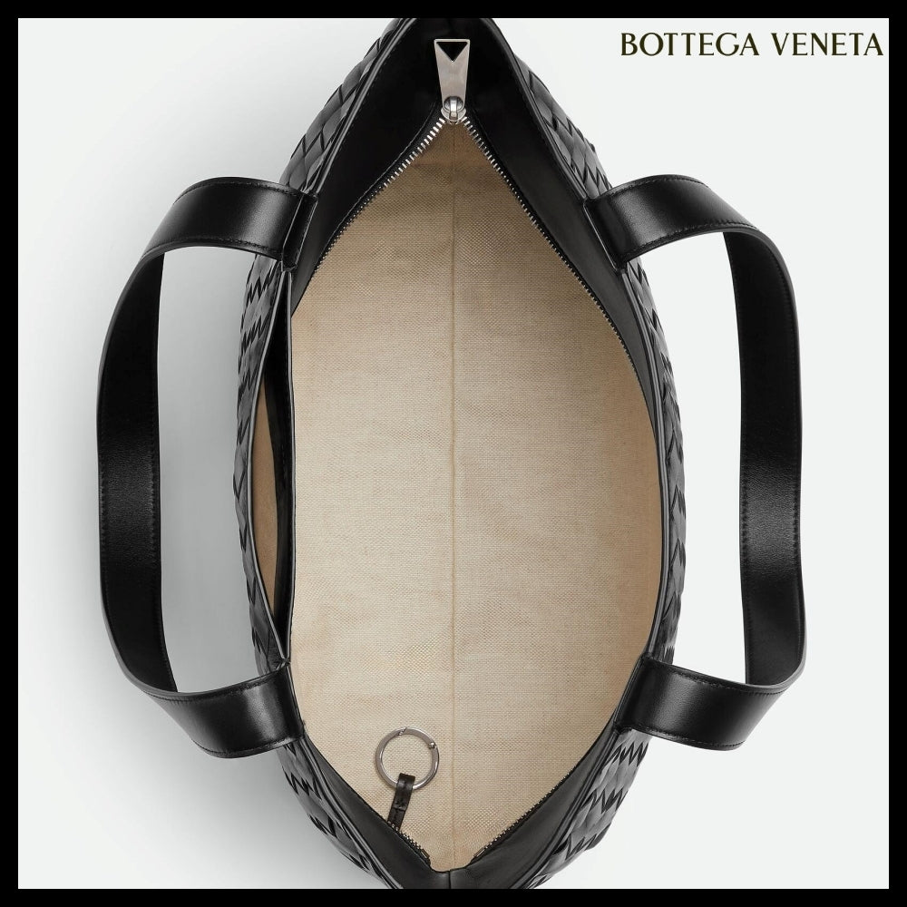 【BOTTEGA VENETA】Small Intrecciato Zip Tote Bag Black