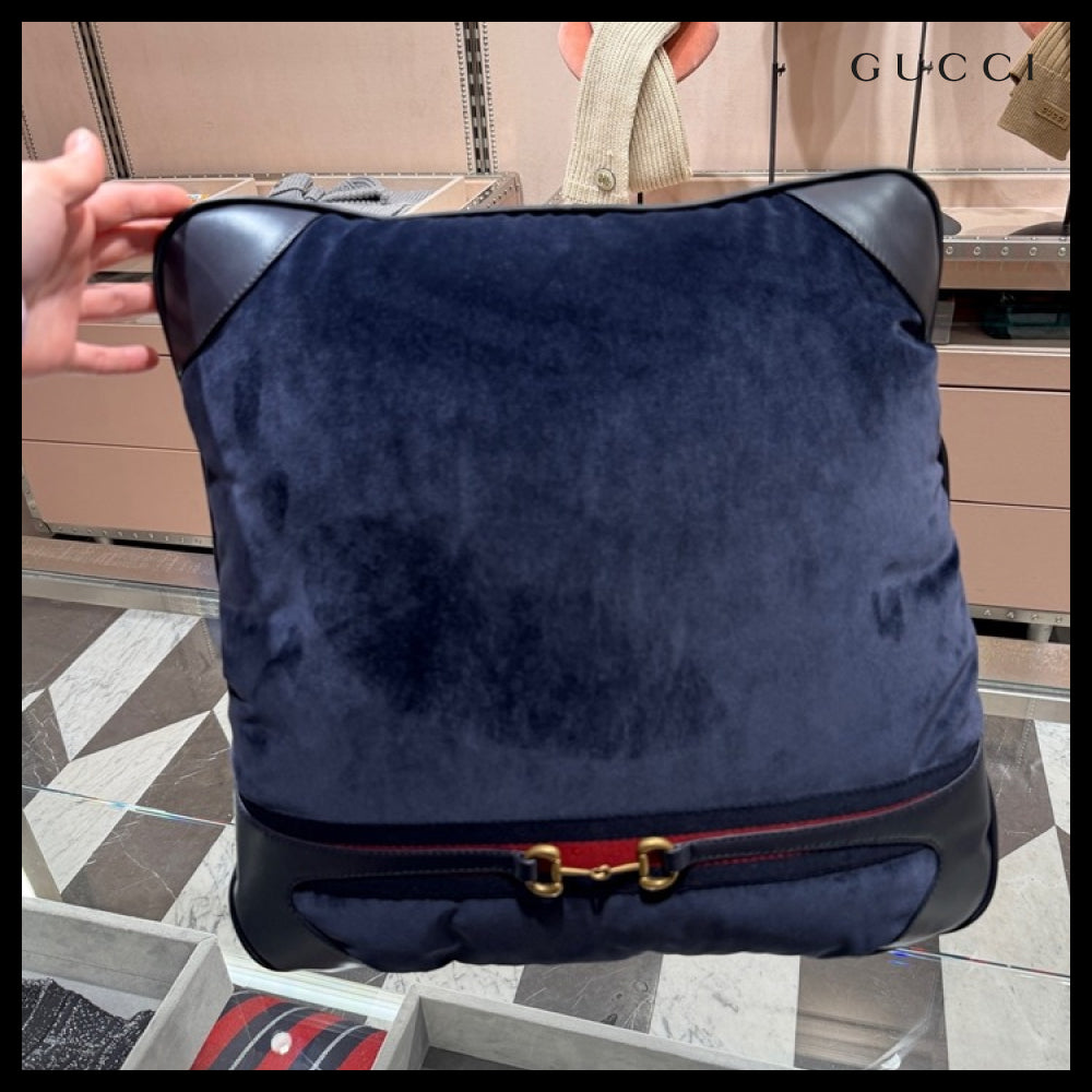 【GUCCI】Horsebit Logo Velvet Cushion Night Blue