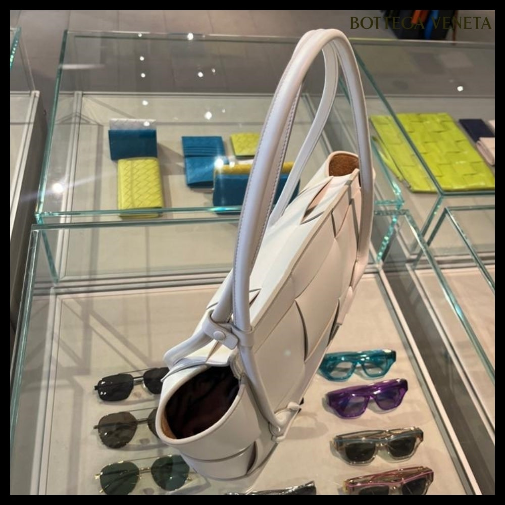 【BOTTEGA VENETA】INTRECCIO カーフスキン アルコ ショルダー