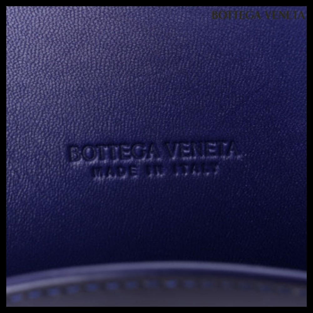 【BOTTEGA VENETA】Patent S Metal Loops Shoulder Bag Unicorn