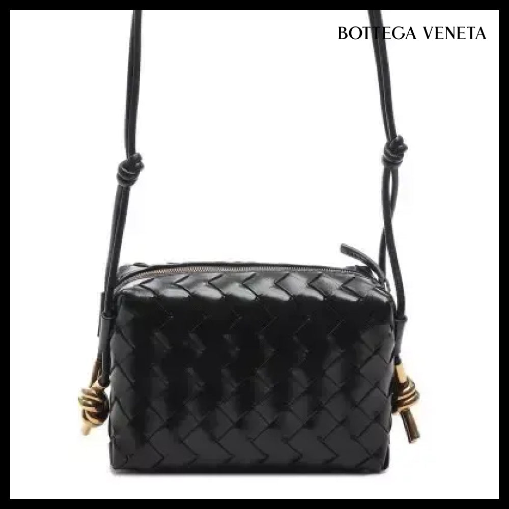 【BOTTEGA VENETA】Women’s Loop Mini Camera Crossbody Bag