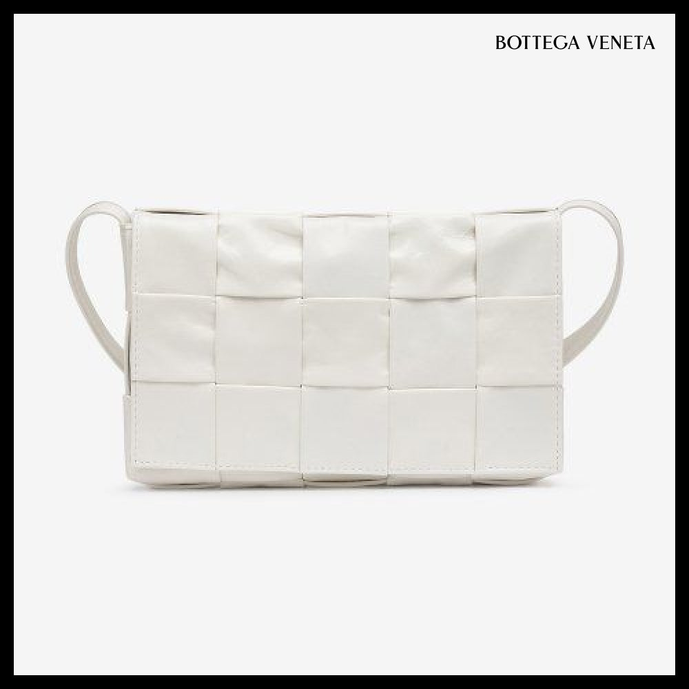 【BOTTEGA VENETA】Leather Cassette Bag White