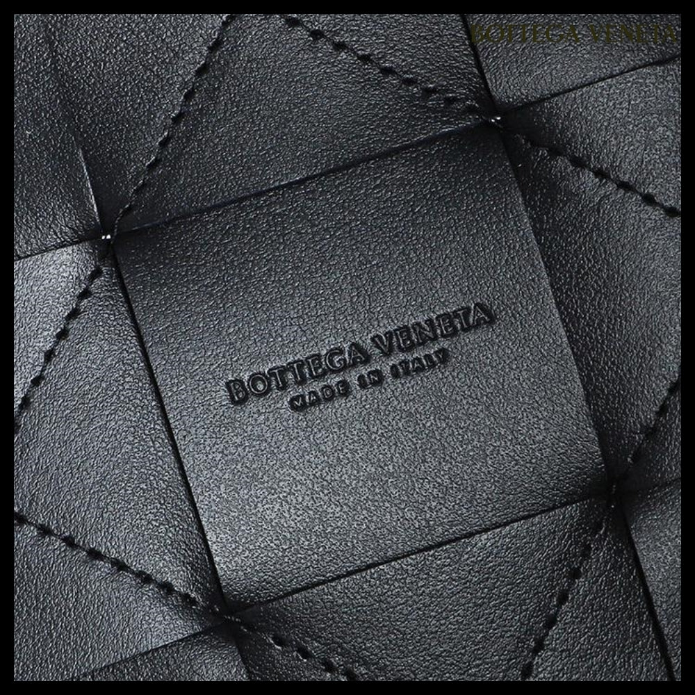 【BOTTEGA VENETA】Small Cassette Bucket Bag Dark Navy