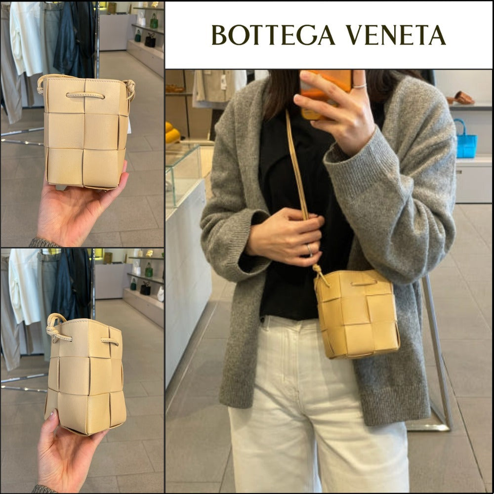【BOTTEGA VENETA】Intricate Nappa 19 Calf Mini Bucket Bag