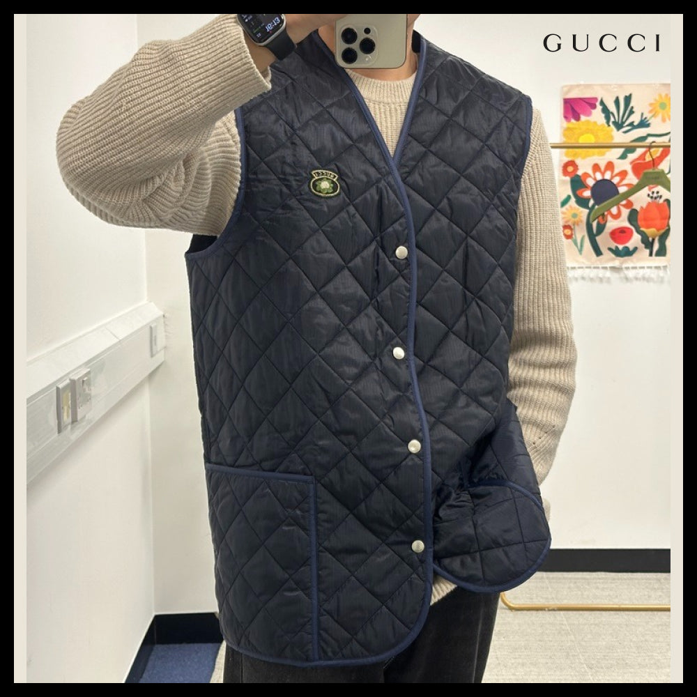 【GUCCI】Logo Patch Quilted Nylon Vest Navy