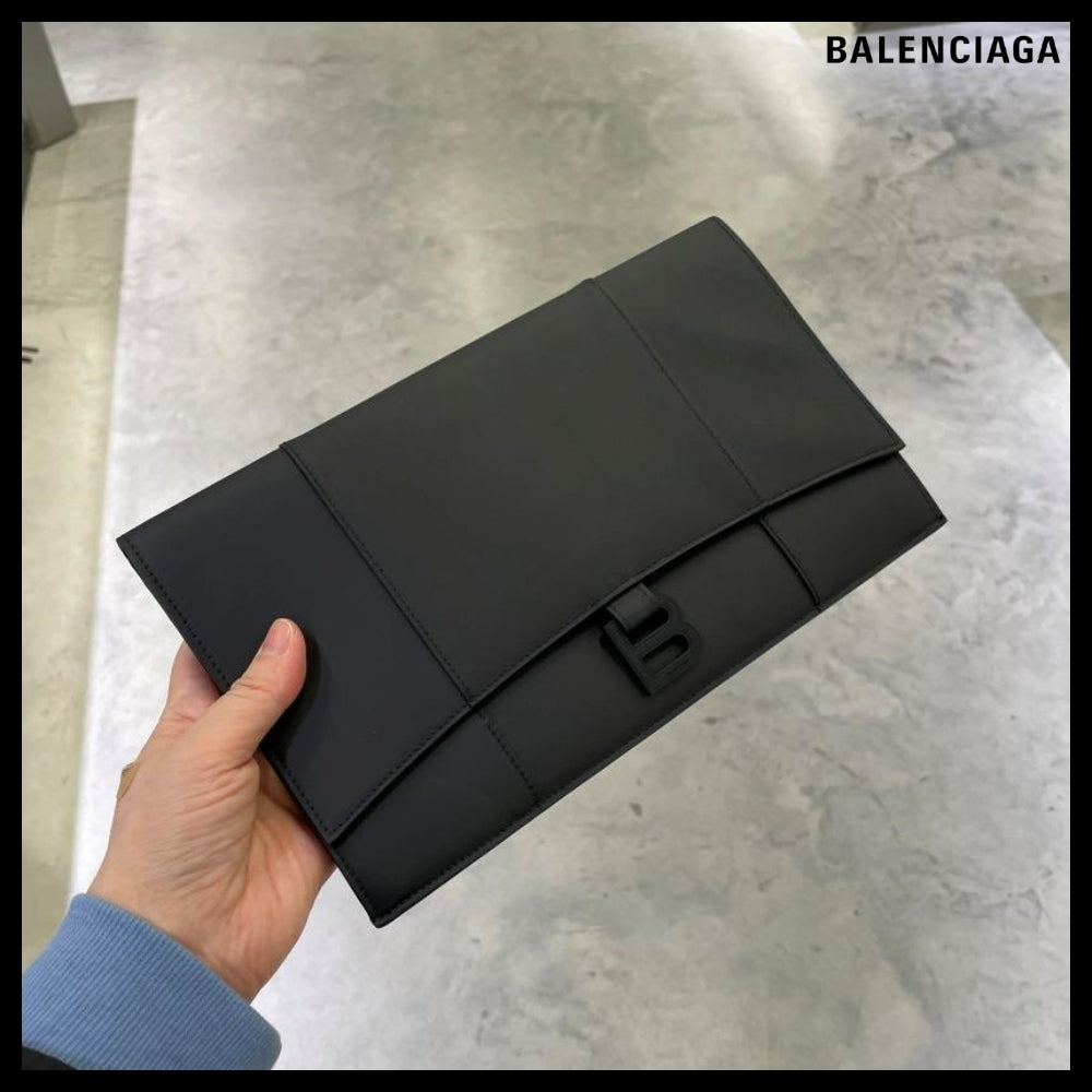 【BALENCIAGA】Hourglass B-Logo Matte Gummy Calf Flap Clutch