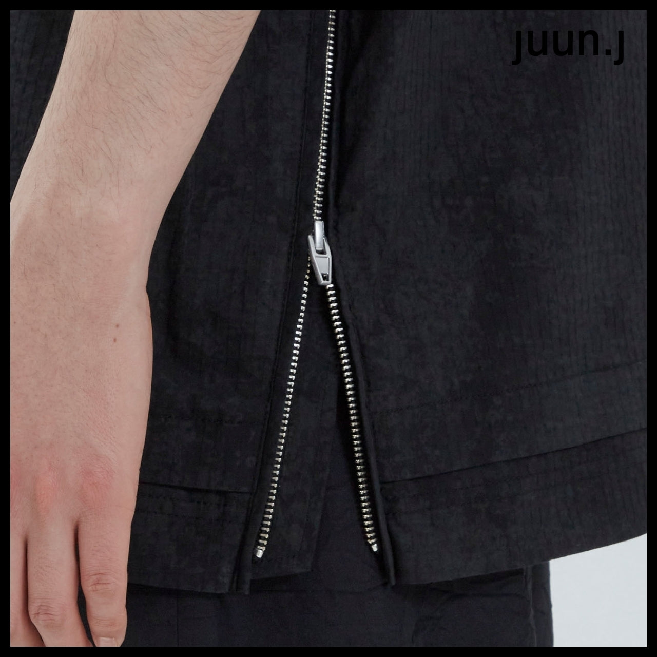 【JUUN.J】CORE Painting Stripe Diagonal Zipper Shirt Jumper