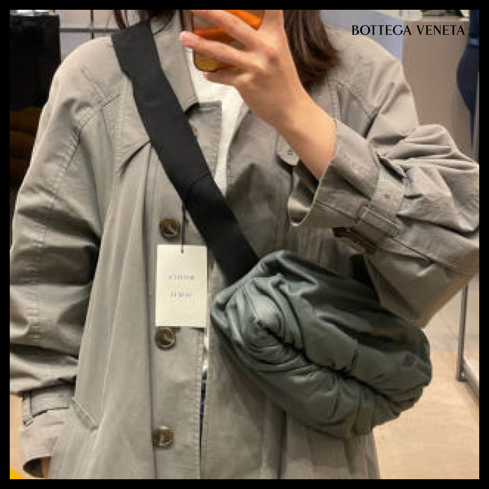 【BOTTEGA VENETA】HIDROLOGY Leather Crossbody Bag Slate