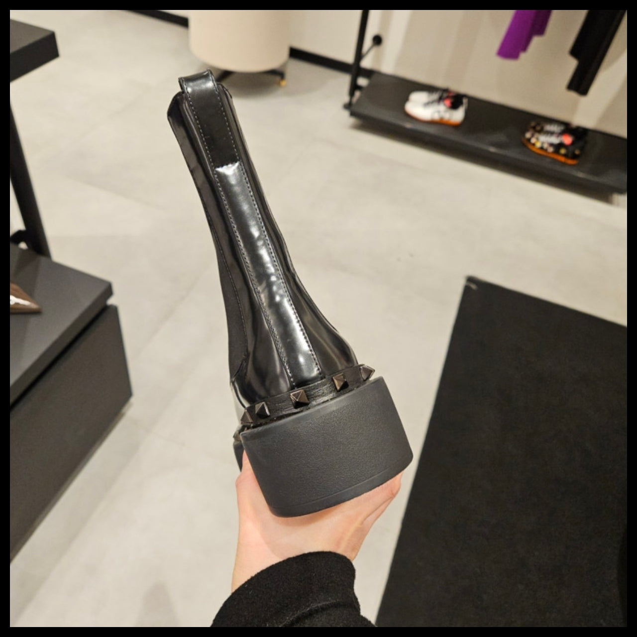 【Valentino】Women’s Rockstud leather Chelsea boots black