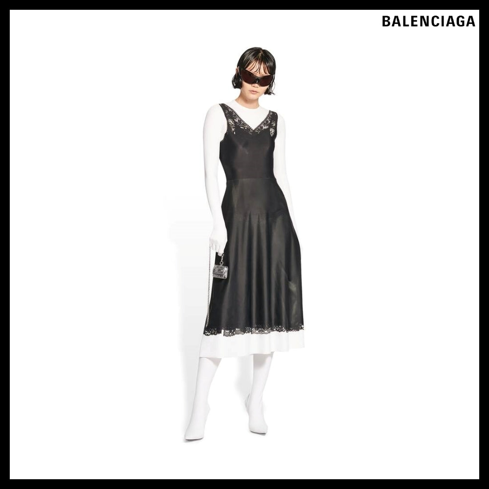 【BALENCIAGA】LE CAGOLE FLAP EARPODS WITH CHAIN METALLIZED