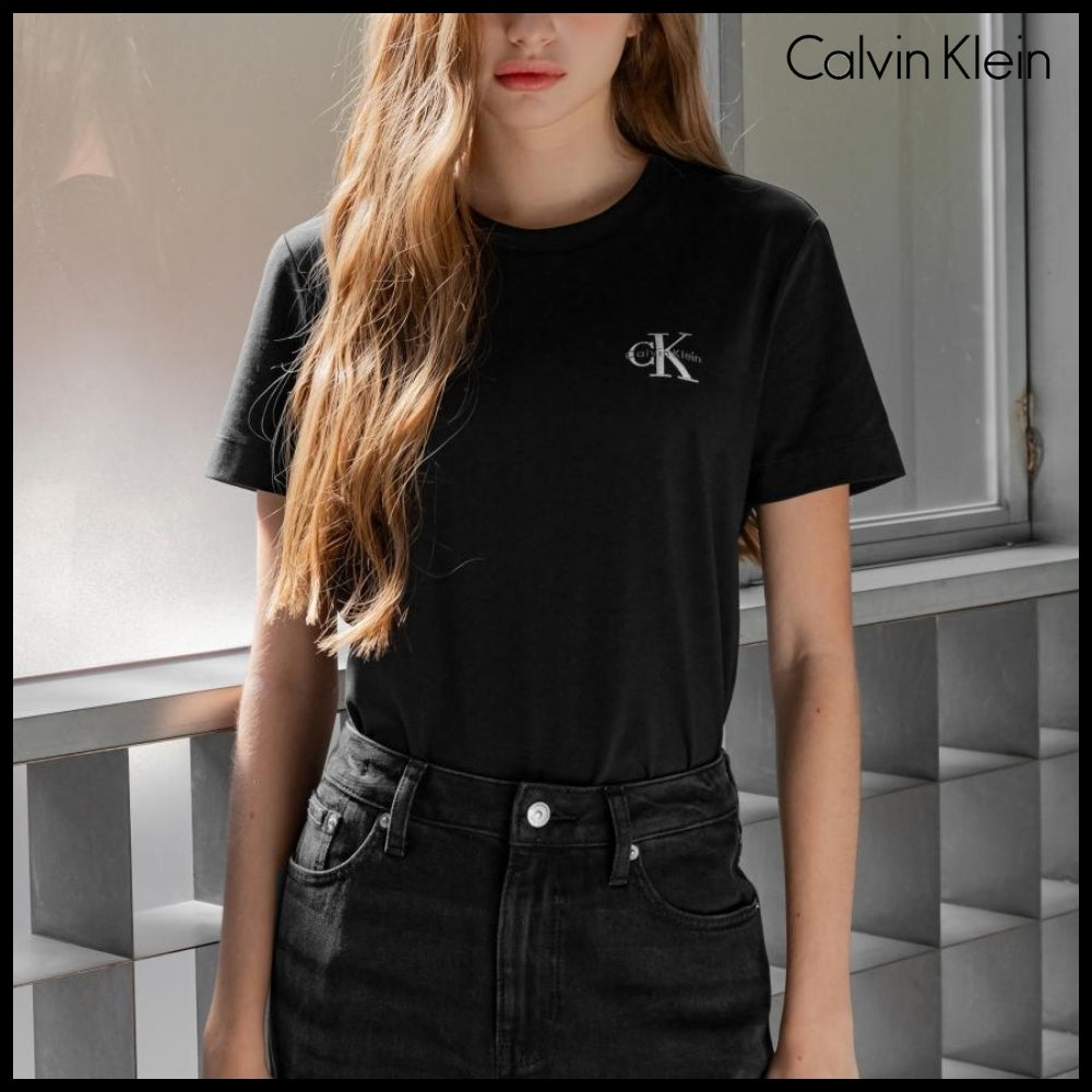 【Calvin Klein】Regular Fit Small Monogram Sleeve T-Shirt