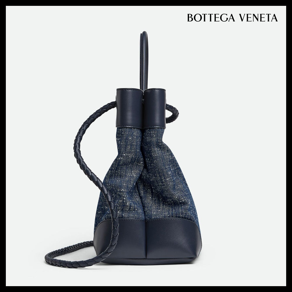 ◆BOTTEGA VENETA◆LARGE ANDIAMO TOTE BAG NAVY WHITE SPACE