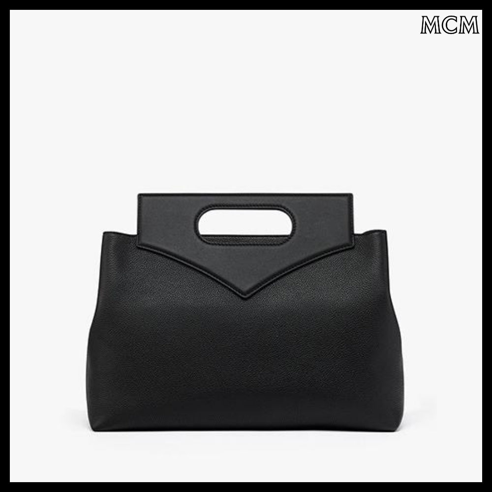 【MCM】Embossed leather soft diamond tote