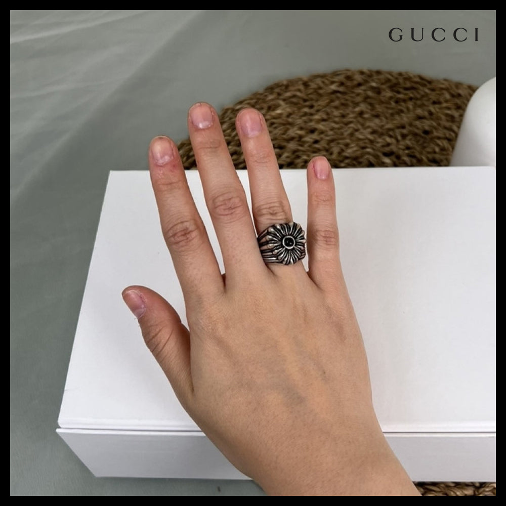 【GUCCI】Engraved Heart Sterling Ring Black