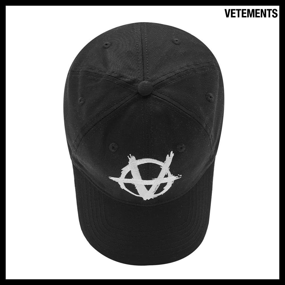 ◆VETEMENTS◆ Anarchy Logo Embroidered Cap Black