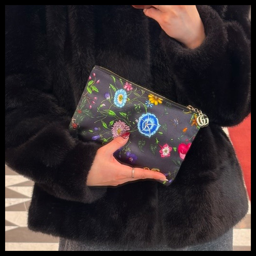 【GUCCI】GG Marmont Flora Print Small Pouch Black Multi
