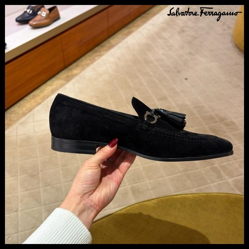 【FERRAGAMO】BASILEA 2 GANCINI TASSEL SUEDE LOAFERS BLACK