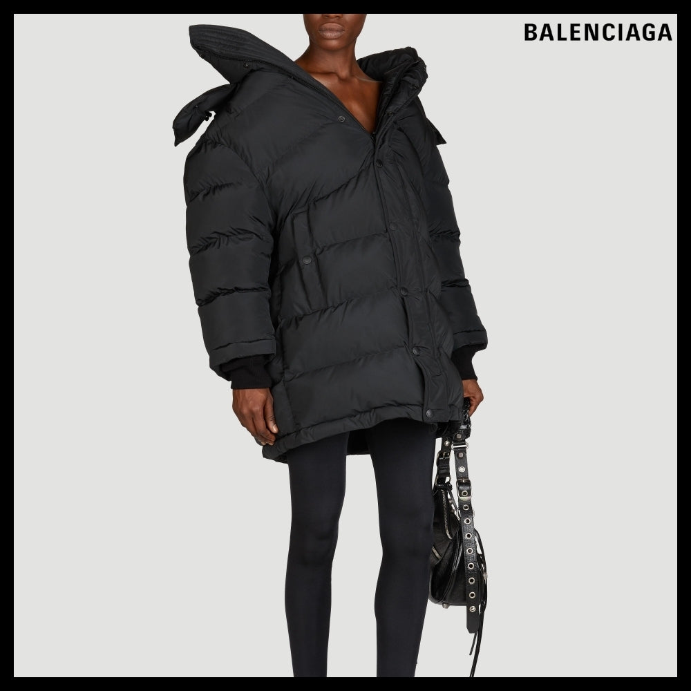【BALENCIAGA】Black Swing Puffer Jacket