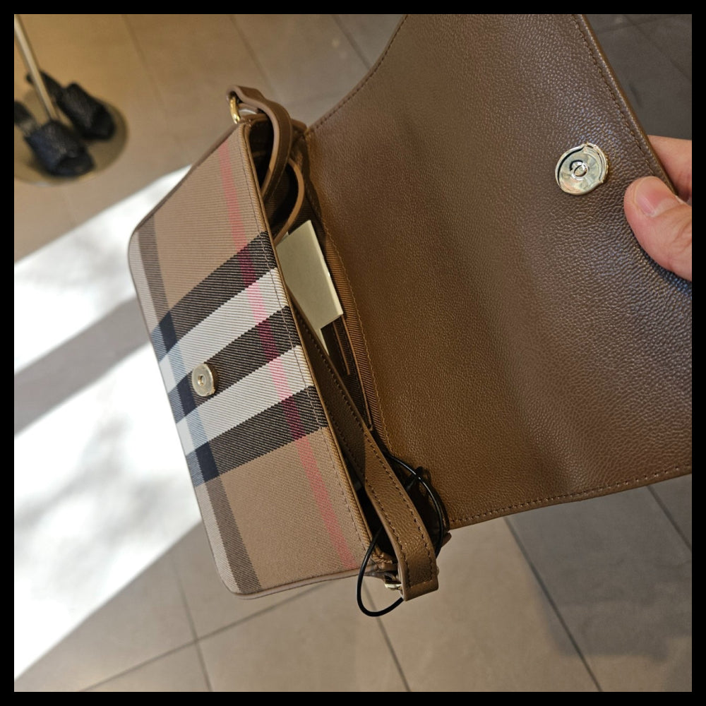 【BURBERRY】New Hampshire Check Crossbody Bag Earth Brown
