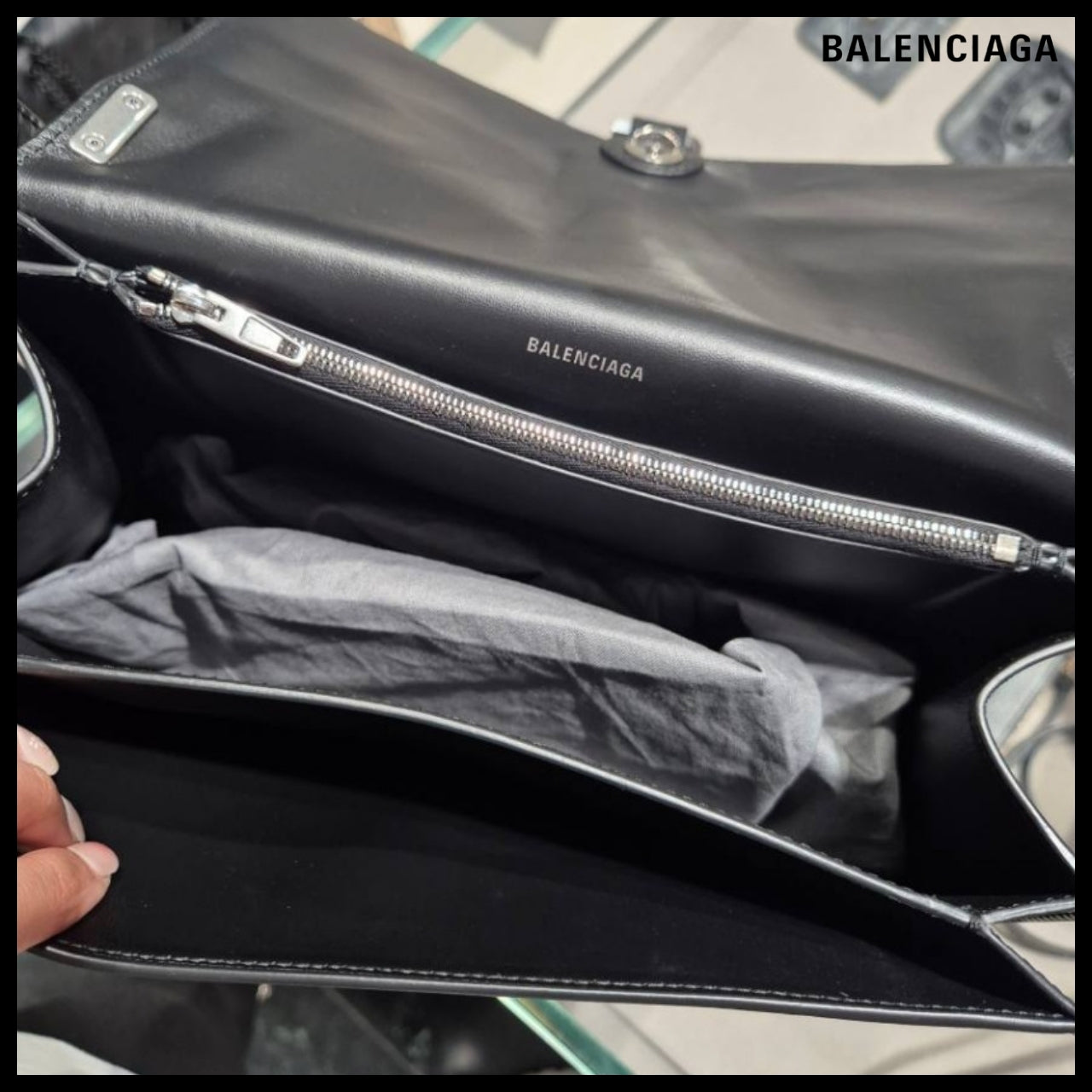 【BALENCIAGA】Crush Medium Sling Bag in Black