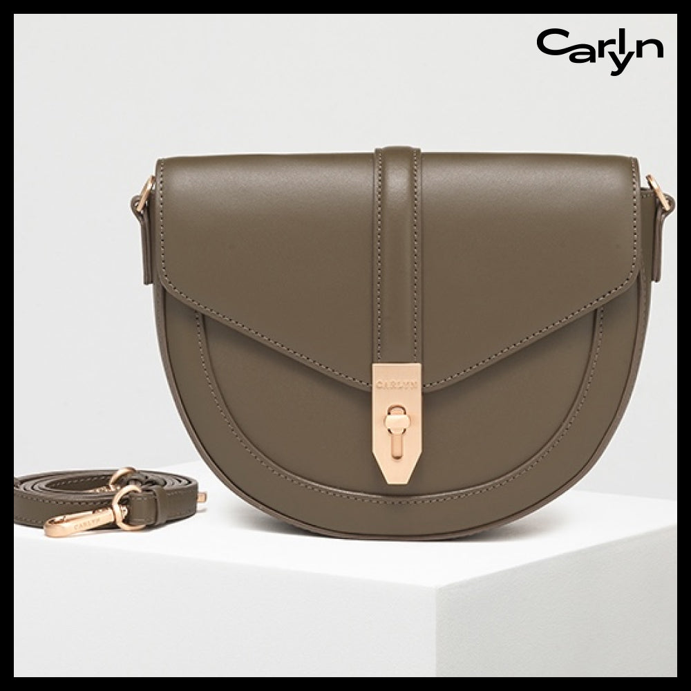 【carlyn】ムーンサドルロゴストラップクロスボディバッグ 4色