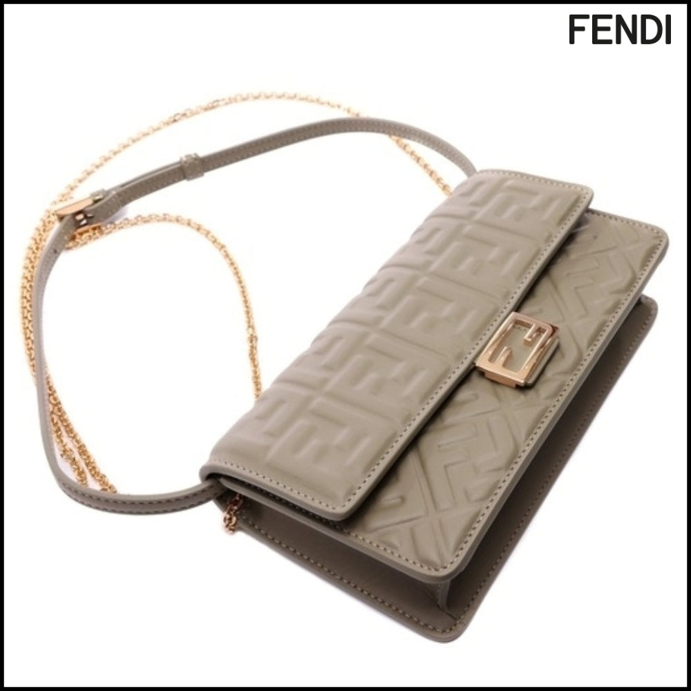 【FENDI】Baguette Chain Wallet F0E65