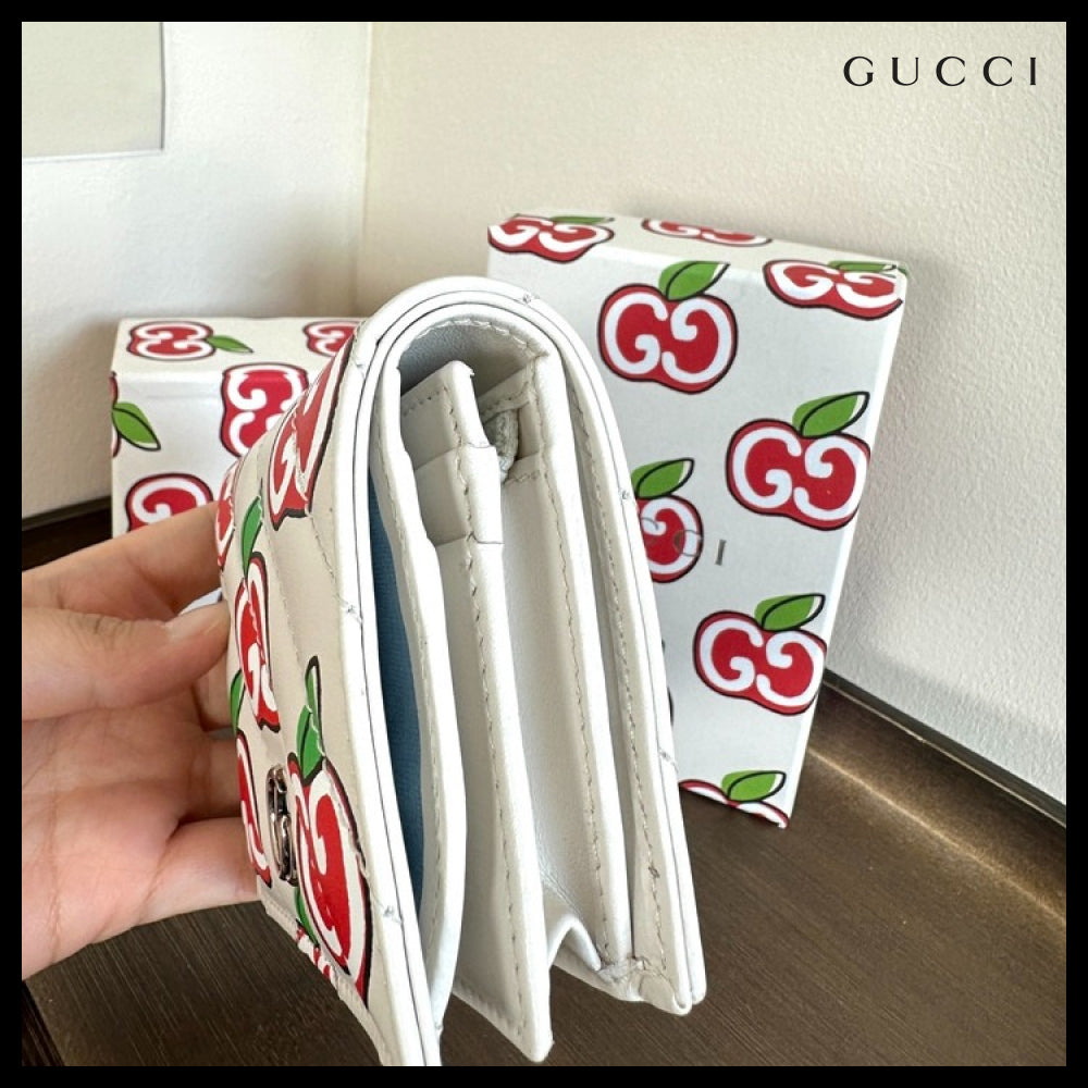 【GUCCI】GG Marmont Apple Print Quilted Coin Pocket Wallet
