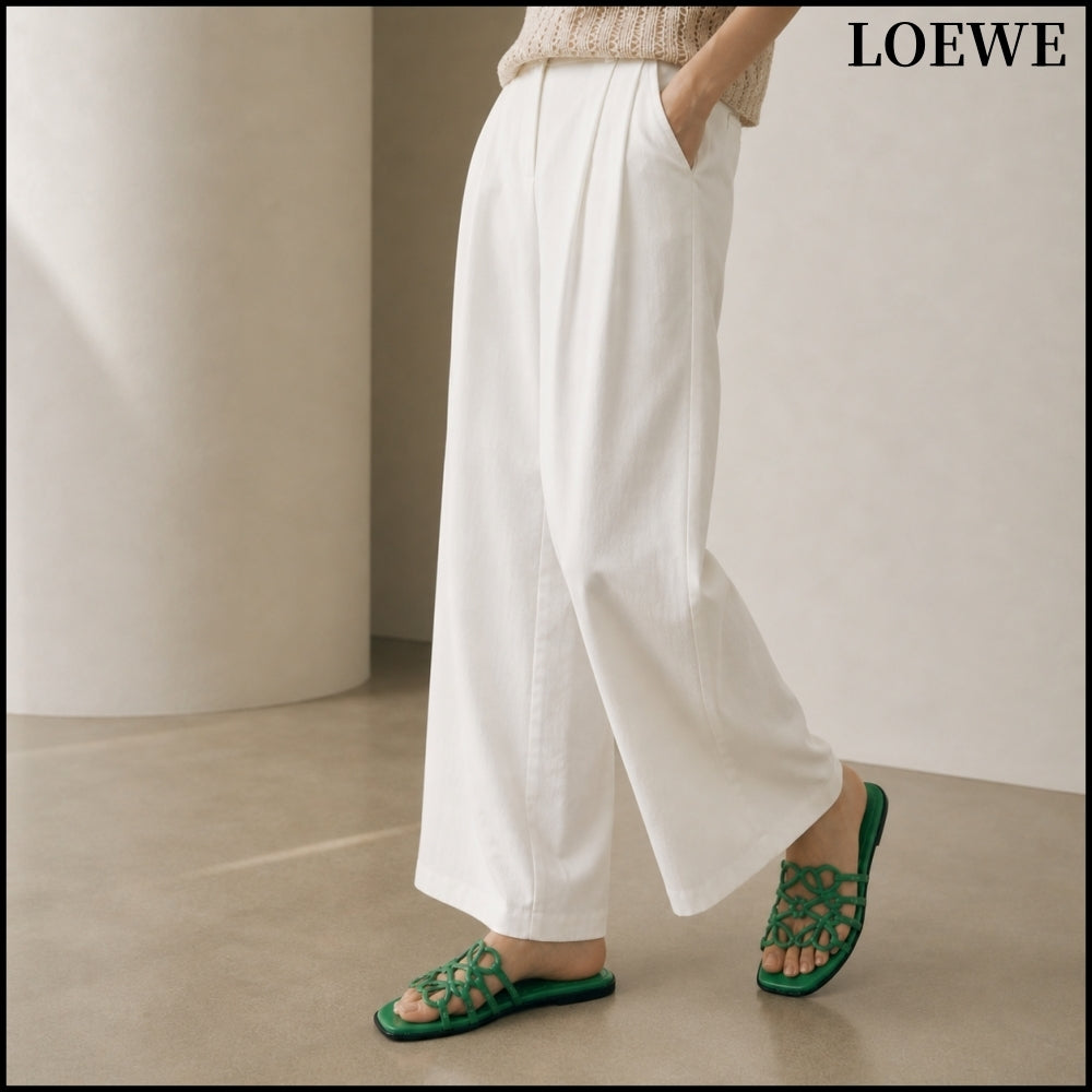【LOEWE】Petal Anagram Slide in Soft Calfskin