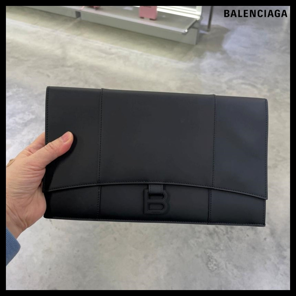 【BALENCIAGA】Hourglass B-Logo Matte Gummy Calf Flap Clutch