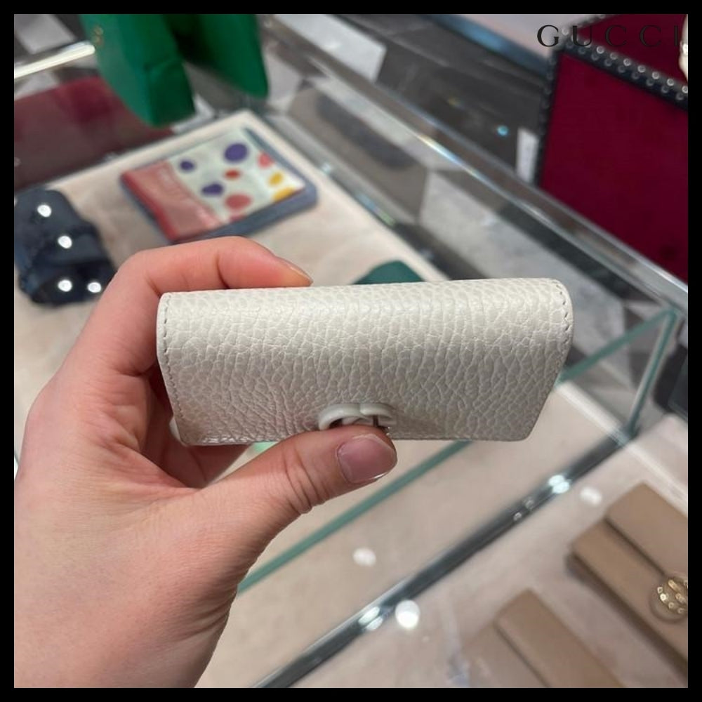 【GUCCI】 プチマーモントドラカーフフラップキーケースホワイト