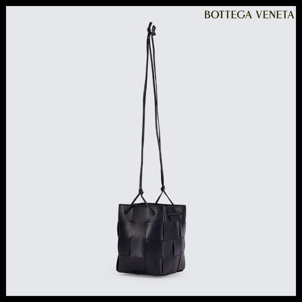 【BOTTEGA VENETA】Small Cassette Bucket Bag Dark Navy