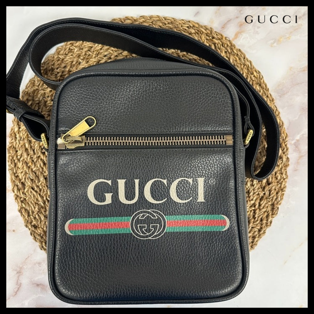 【GUCCI】Vintage Logo Print Leather Messenger Bag Black