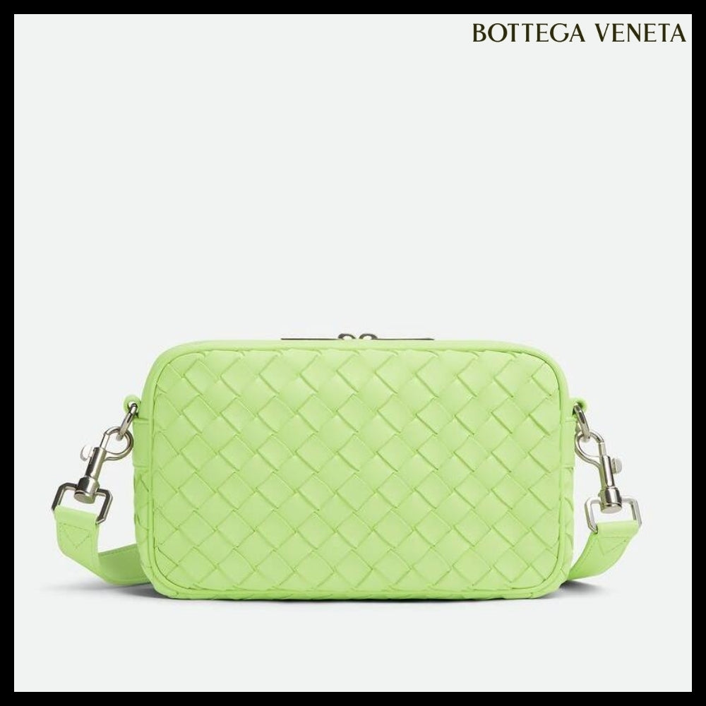 【BOTTEGA VENETA】SMALL INTRECCIATO CAMERA BAG FENNEL
