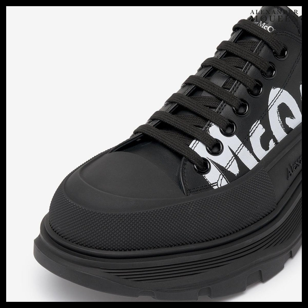【Alexander Mcqueen】Tread Slick Lace-Up Sneakers BlackWhite