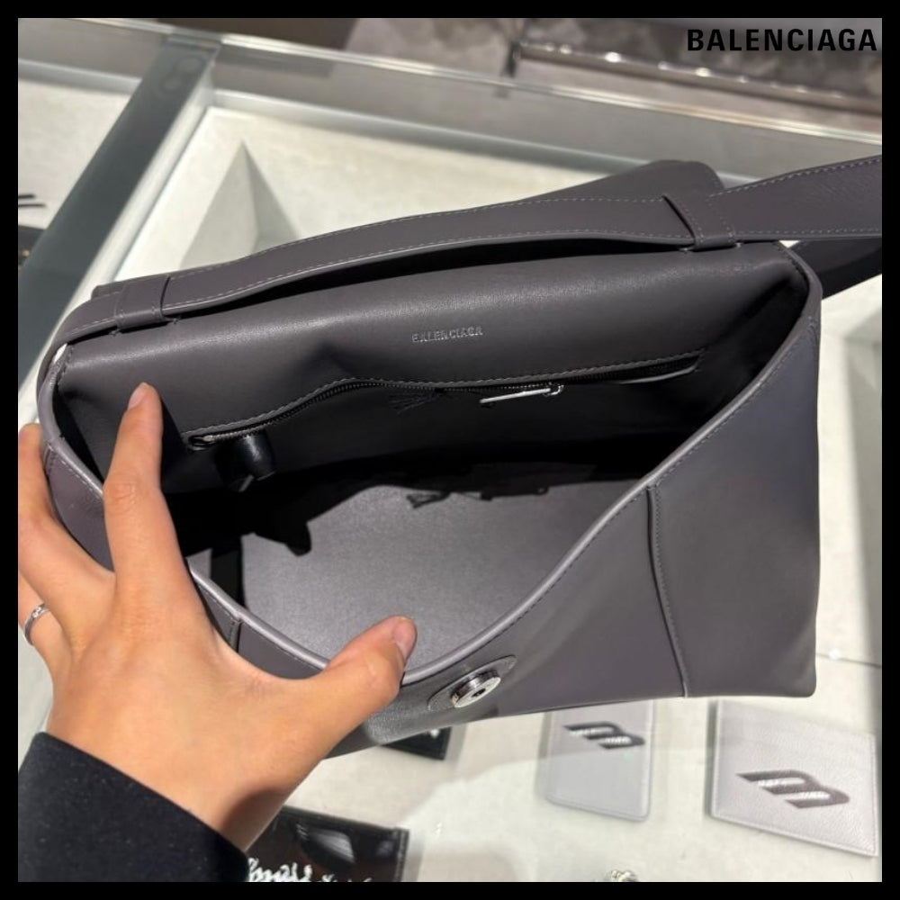 【BALENCIAGA】Downtown Medium Shoulder Bag Grey