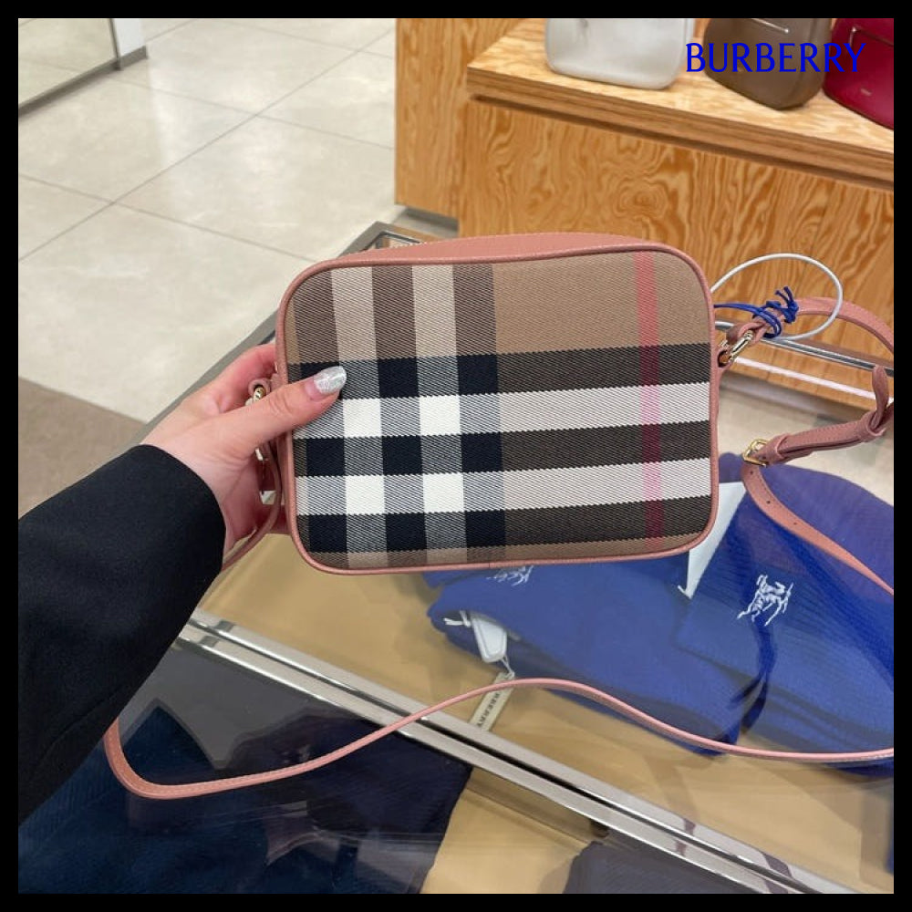 【Burberry】New House Check Leather Small Camera Bag Dark