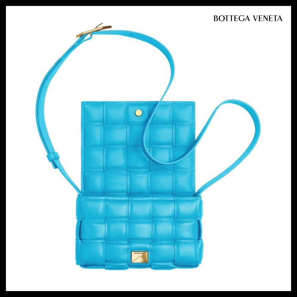 【BOTTEGA VENETA】Small Padded Cassette Bag Pool