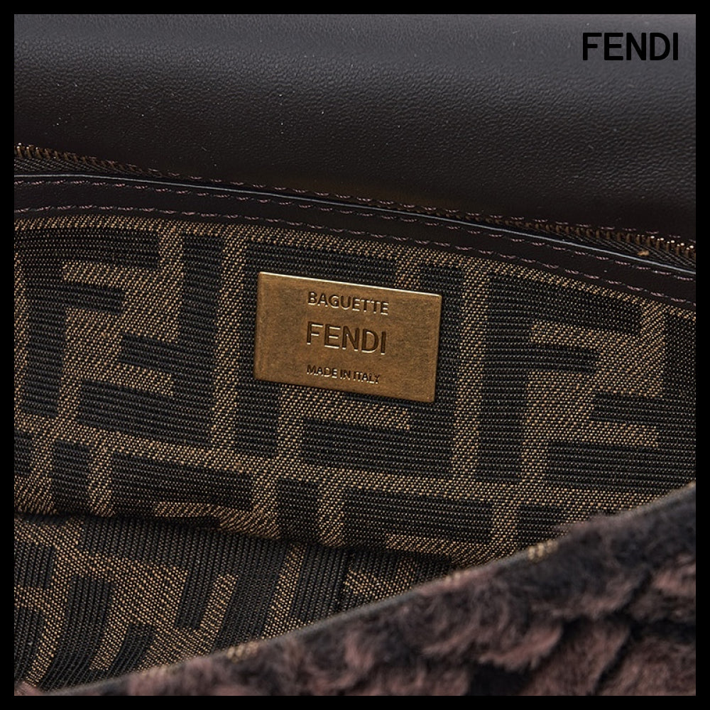 【FENDI】Women's Chain Baguette Bag
