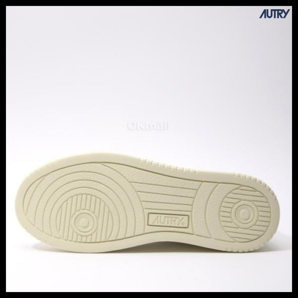 【AUTRY】Medalist Low Leather Sneakers