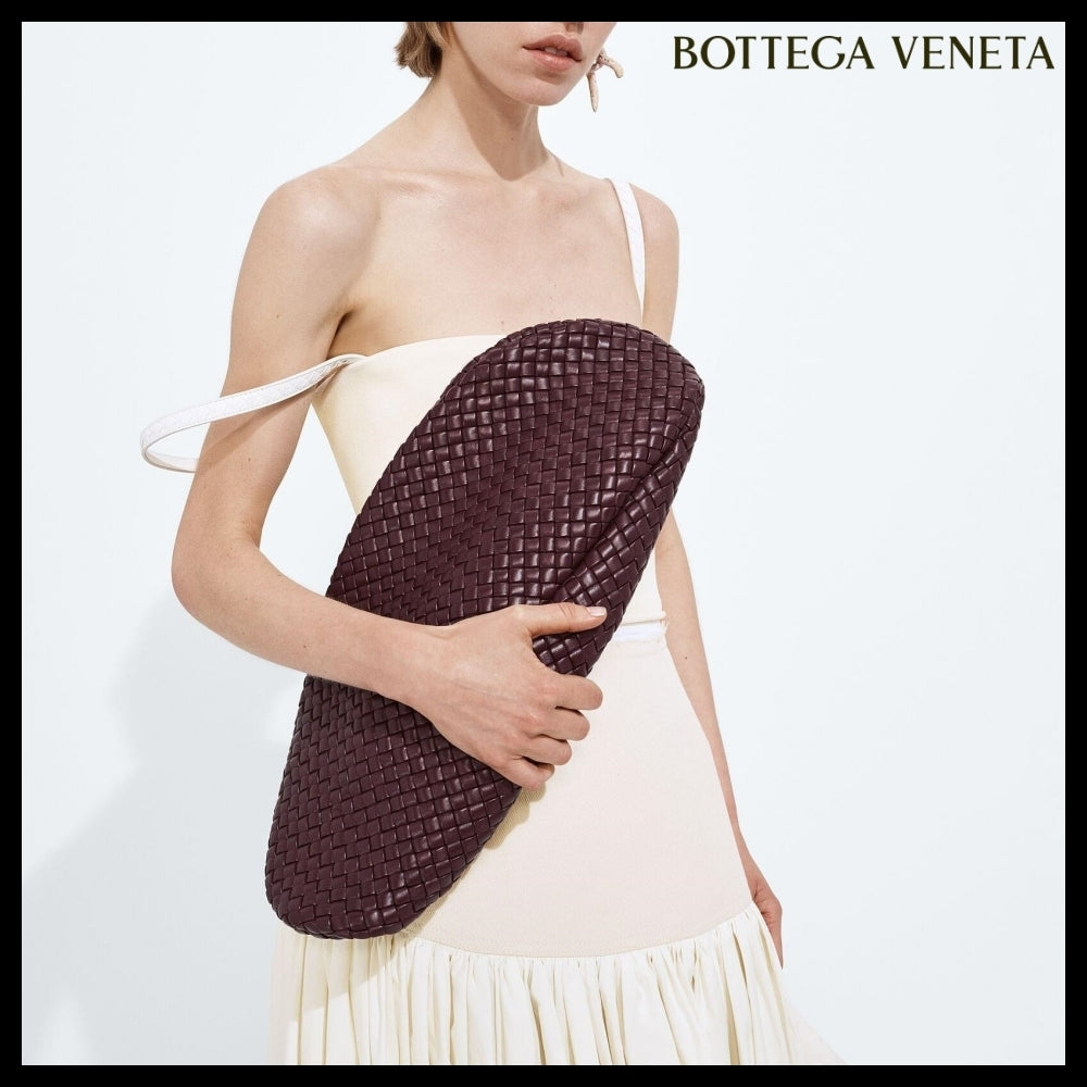 【韓国百貨店 BOTTEGA VENETA】Onda Clutch Bag Deep Mahogany