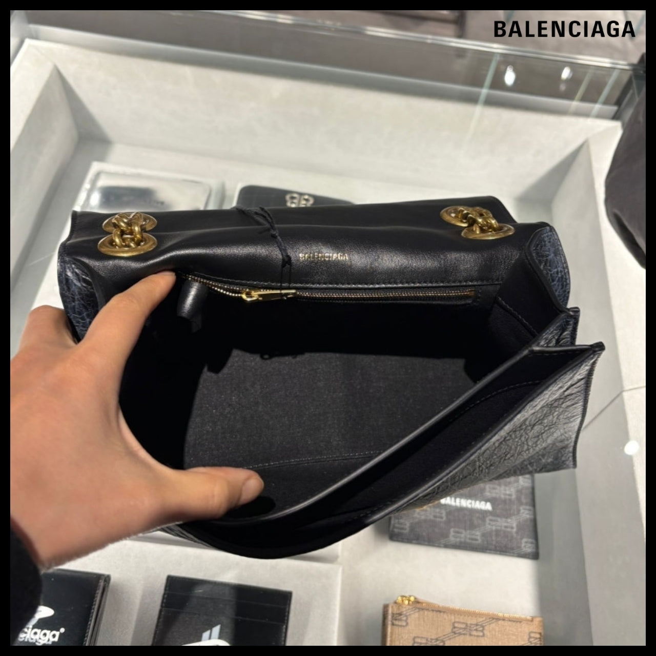 【BALENCIAGA】Crush Chain Small Bag “Paris Souvenir”