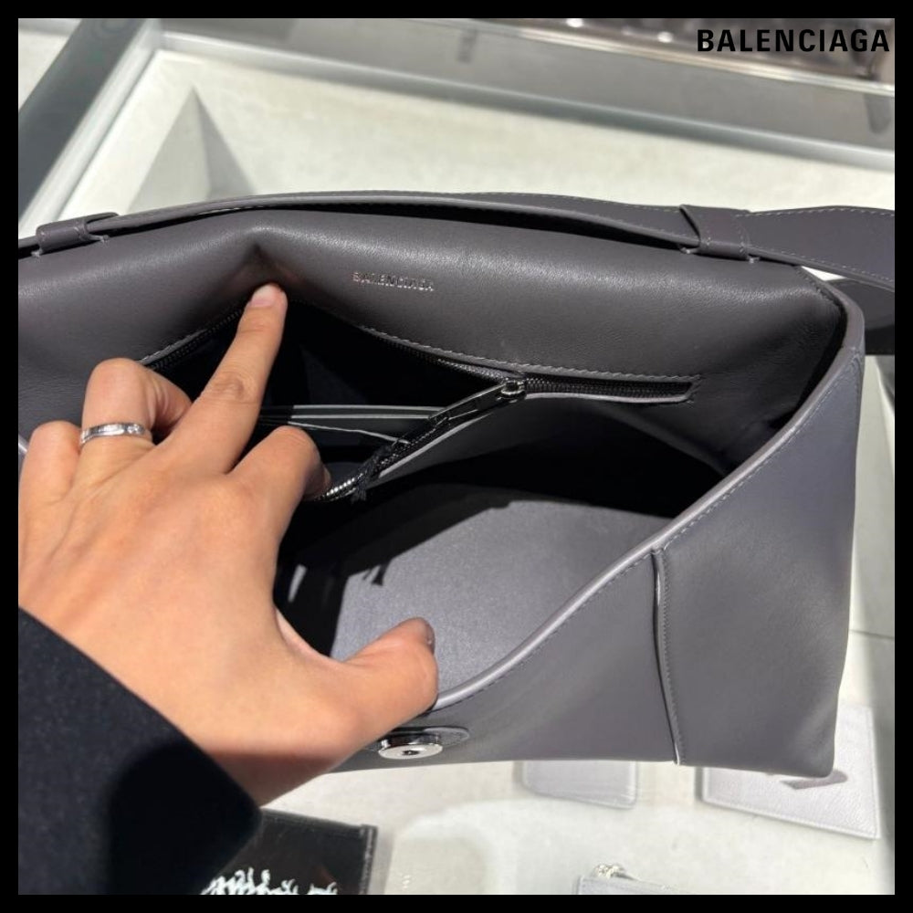 【BALENCIAGA】Downtown Medium Shoulder Bag Grey