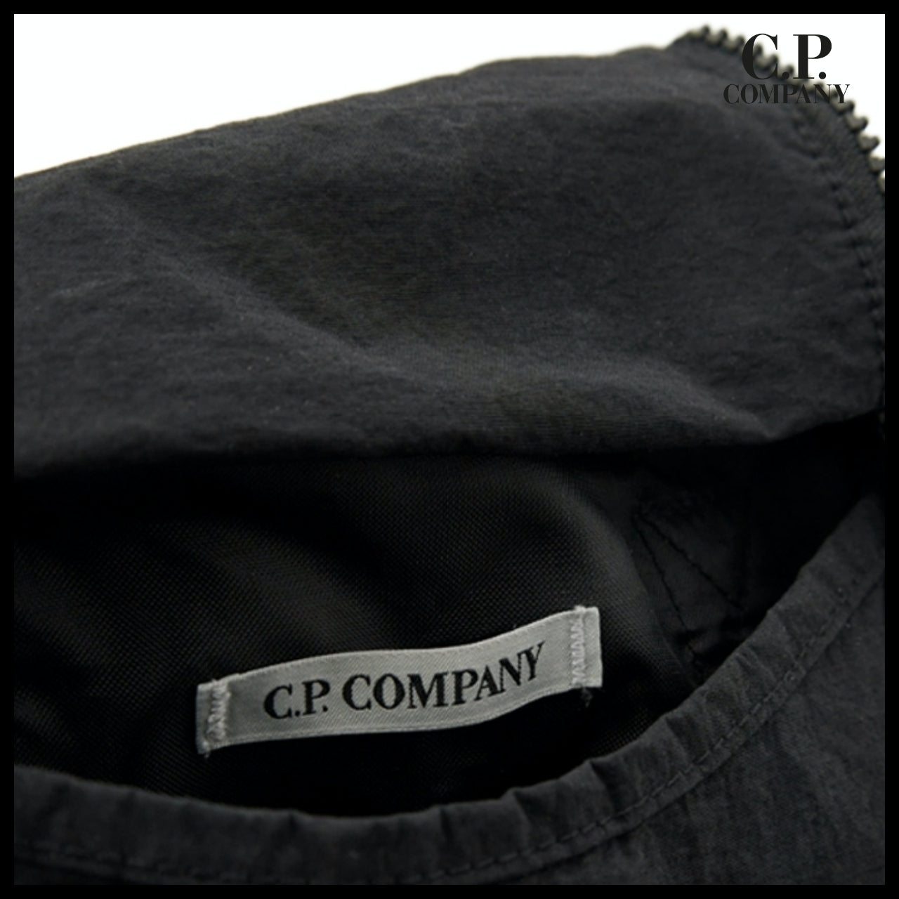 【CP COMPANY】Plain Paper Touch Shoulder Bag
