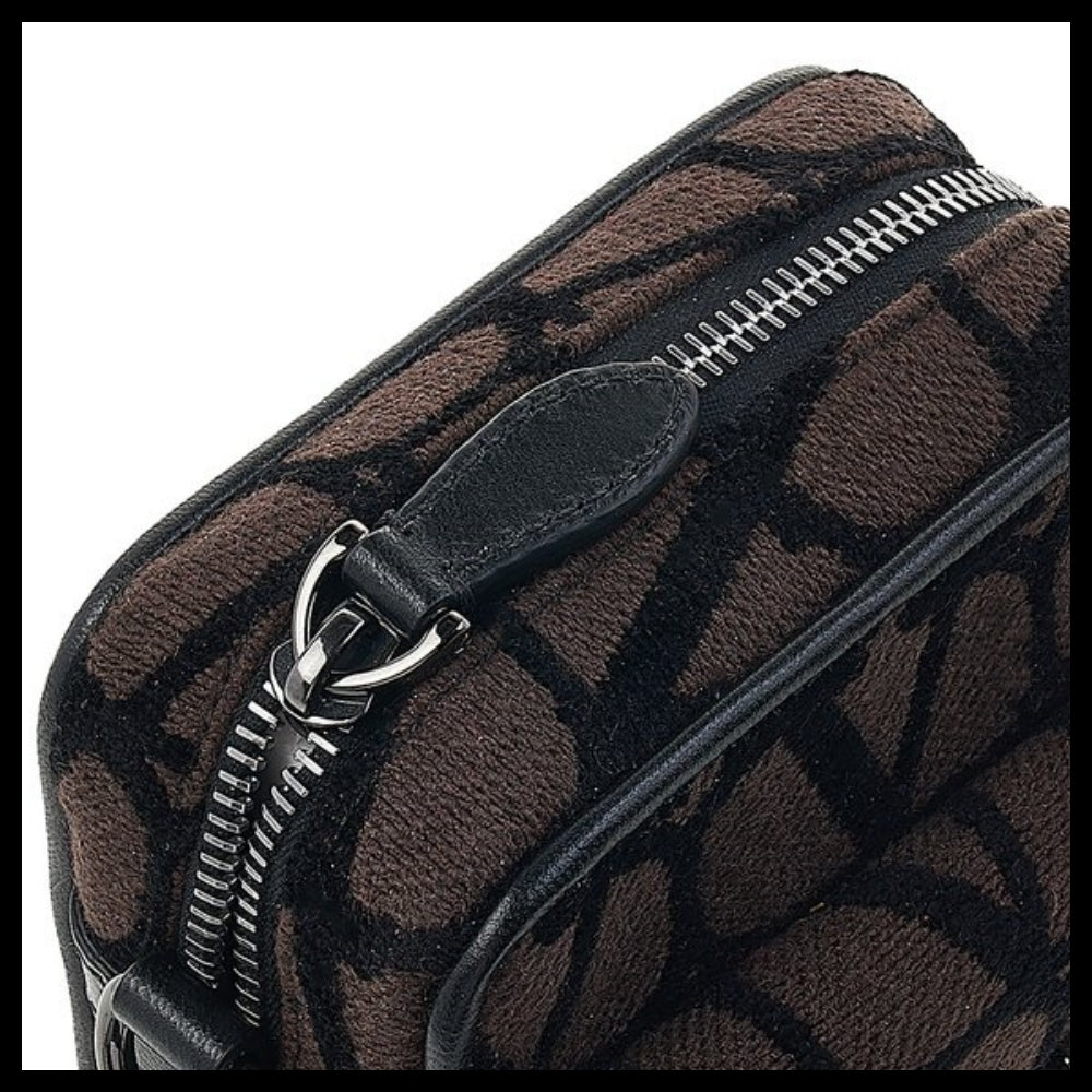 【VALENTINO】Men's Iconography V Logo Crossbody Bag