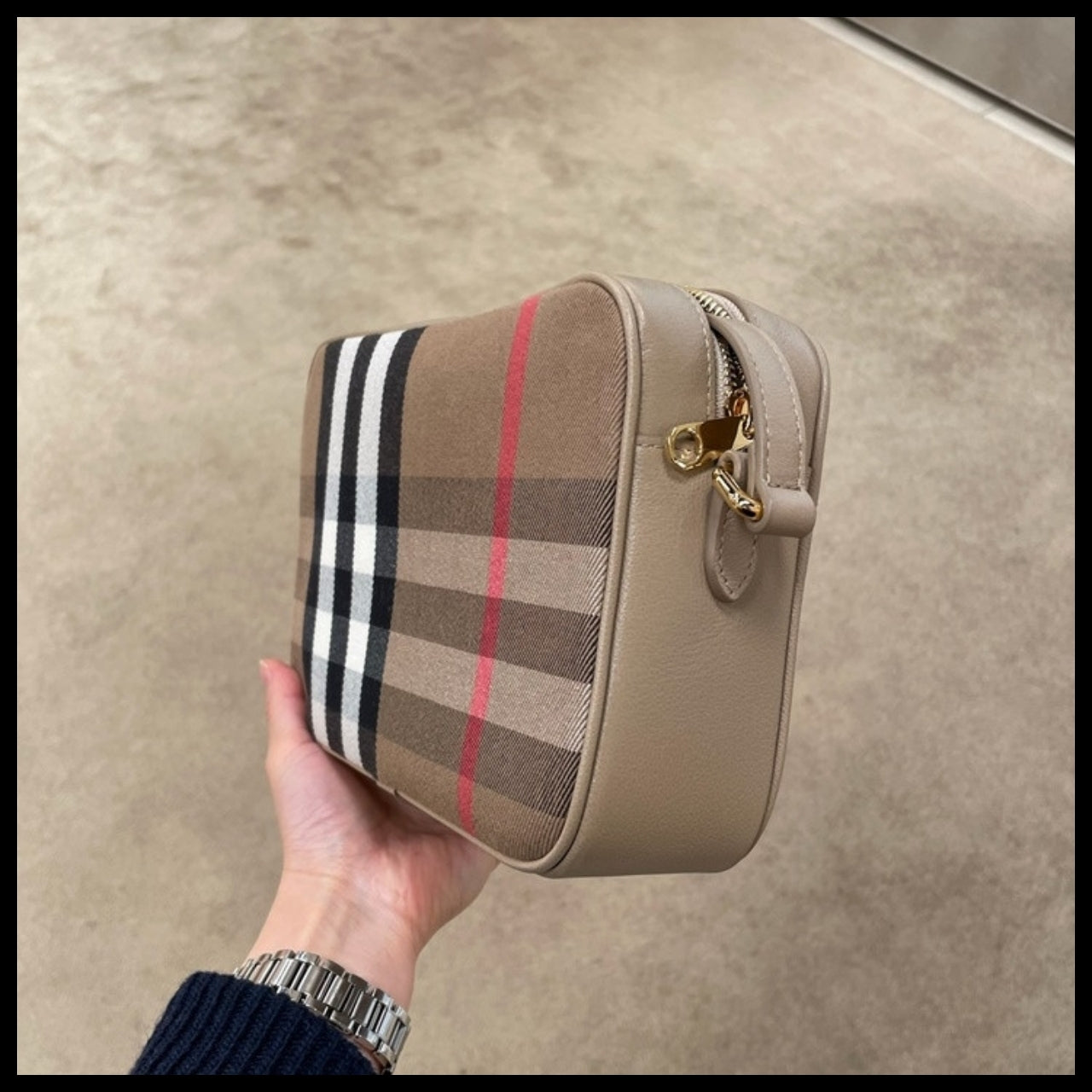 【BURBERRY】House Check Camera Bag Brown