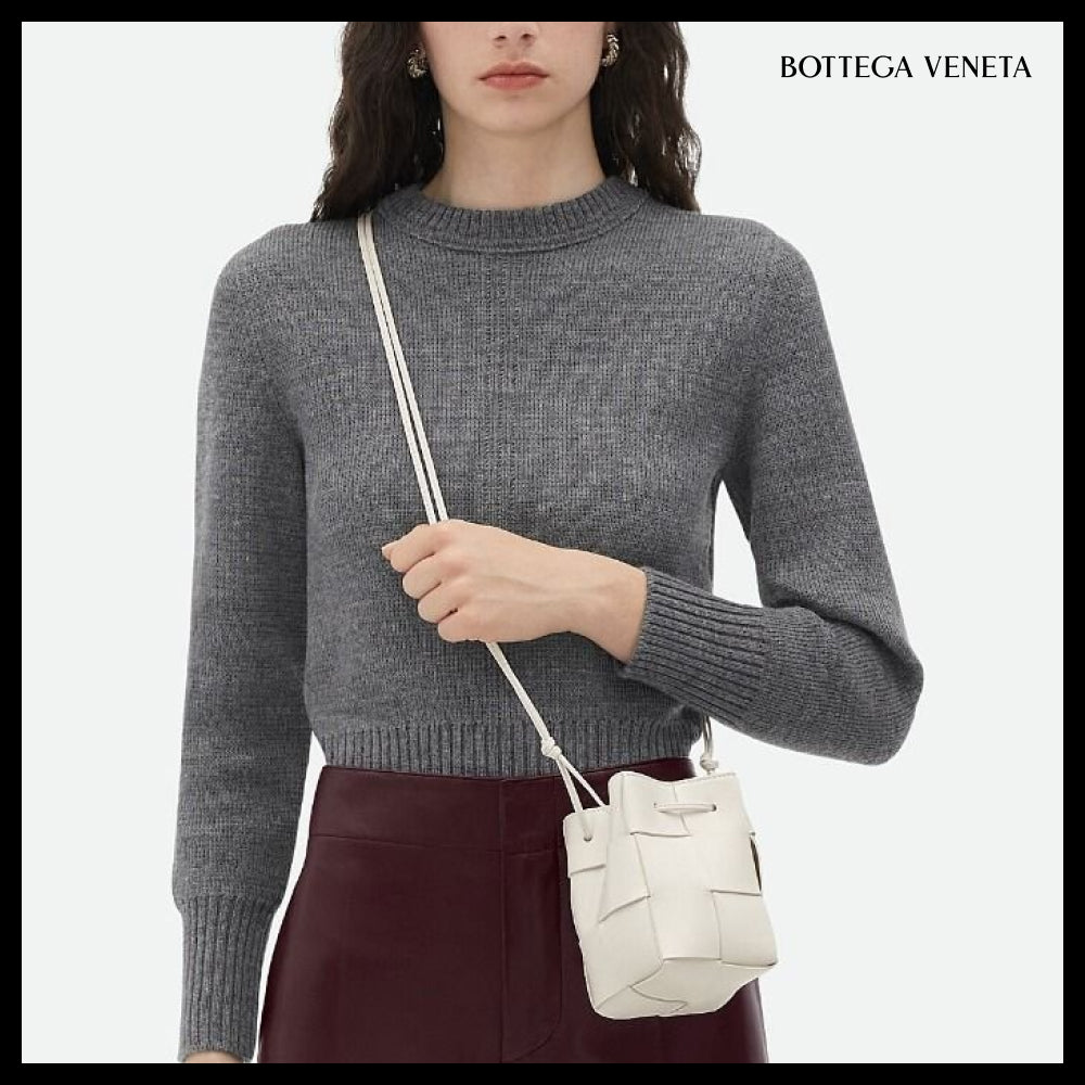 【BOTTEGA VENETA】Mini Leather Cassette Bucket Bag White