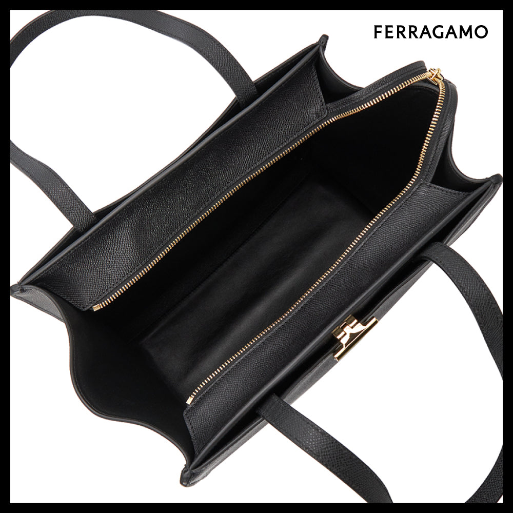 【Ferragamo】Rounded Gancini Shoulder Bag