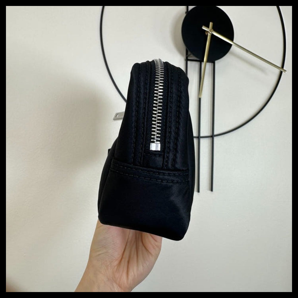 【Burberry】Wilton Logo Small Nylon Pouch Black